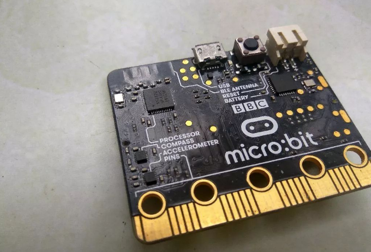 如何进行新旧版本microbit上使用的传感器对比