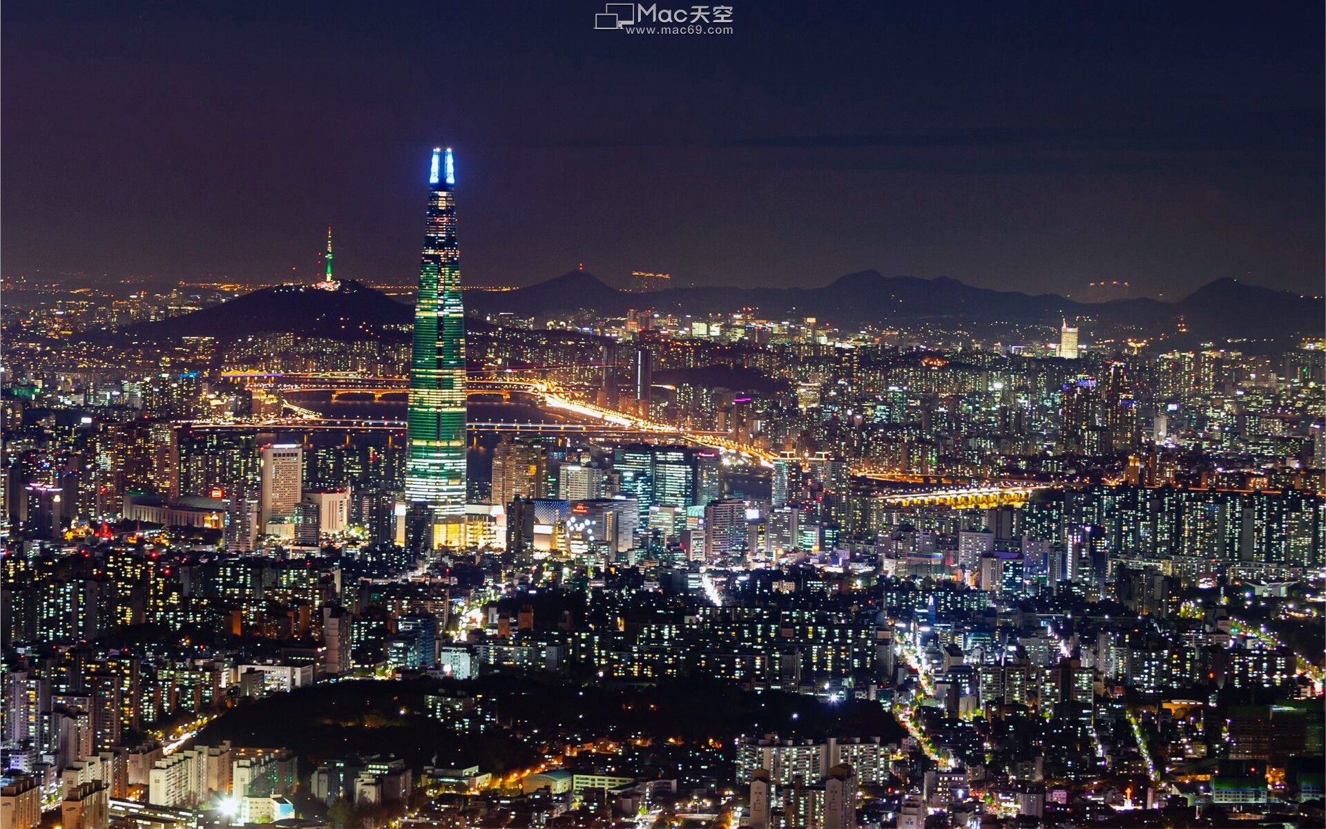 Vista De La Calle Del Distrito De Gangnam, Seúl, Corea Del Sur Foto ...