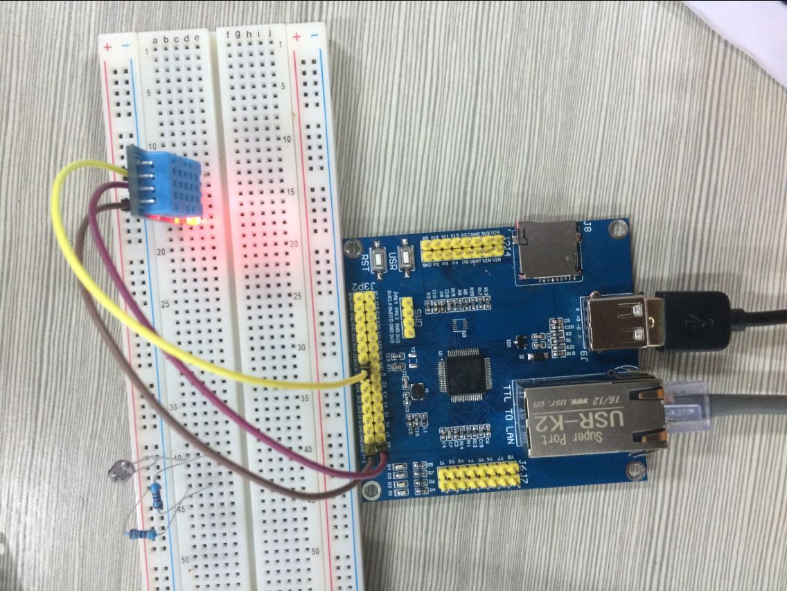 Python怎么实现温湿度上传